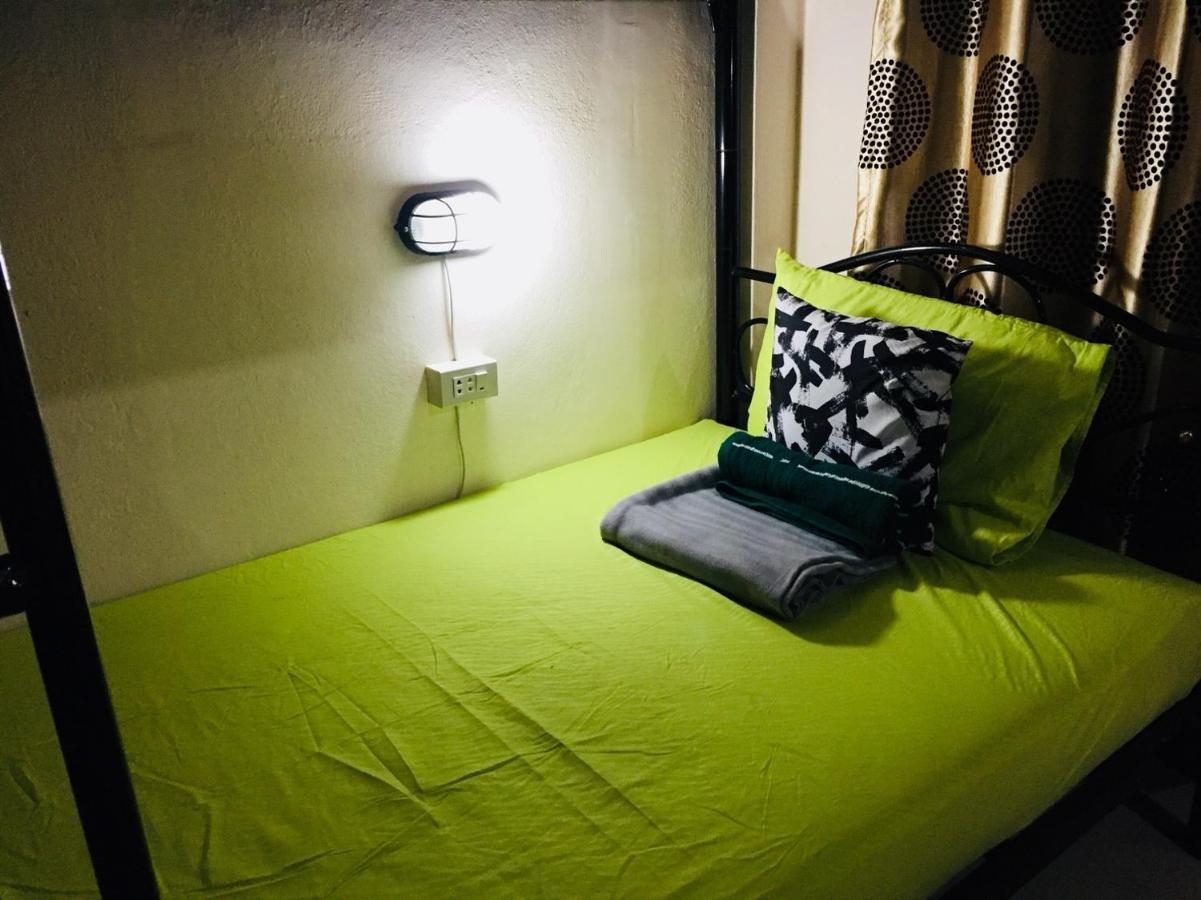 Interpartie Hotel (Adults Only) Bangkok Oda fotoğraf